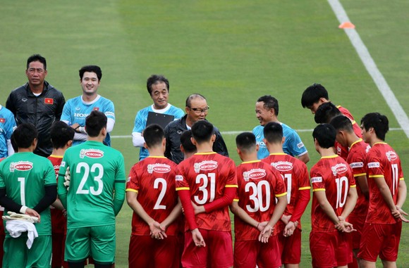 Đội tuyển Việt Nam bắt đầu khởi động cho AFF Cup 2022 ảnh 1