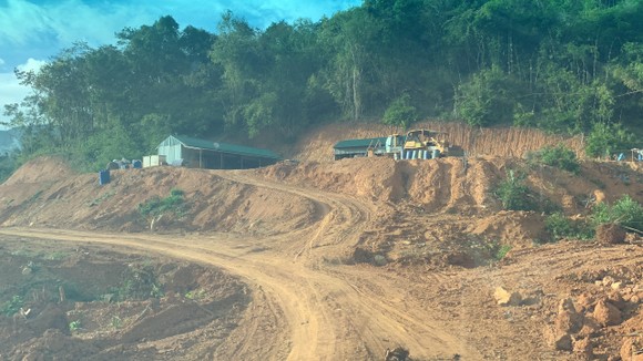 Phát hiện thêm nhiều diện tích rừng bị phá để làm đường Trường Sơn Đông ảnh 4