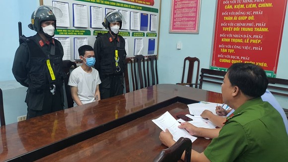 Bắt đối tượng từ TPHCM lên Đắk Lắk trốn truy nã ảnh 1