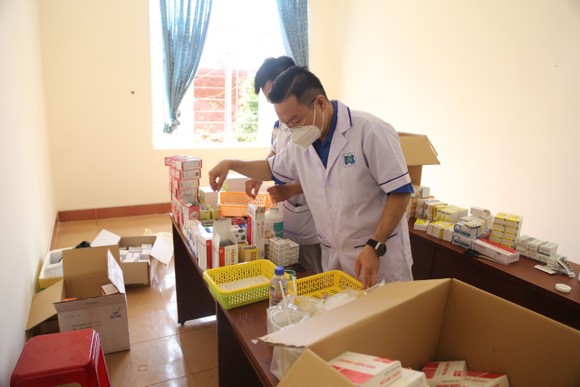 Khám bệnh, phát thuốc miễn phí cho người dân nghèo vùng biên giới Đắk Nông ảnh 11