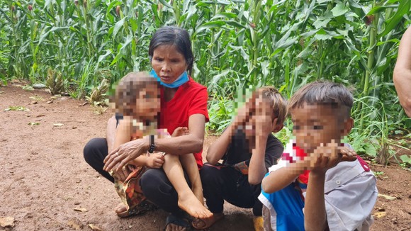 Vụ bé 8 tuổi bị đốt ở Đắk Lắk: Đề nghị khởi tố vụ án, khởi tố bị can ảnh 1