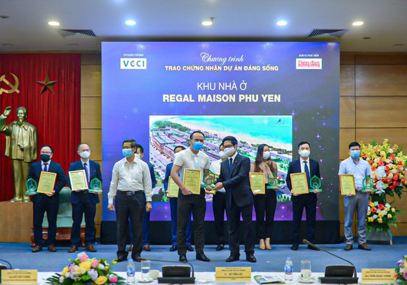 'Dự án đáng sống 2021' ghi danh Regal Maison Phu Yen của Đất Xanh Miền Trung trên bảng vàng ảnh 1
