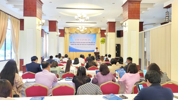 Tập huấn về quyền con người cho phóng viên cơ quan báo chí ảnh 2
