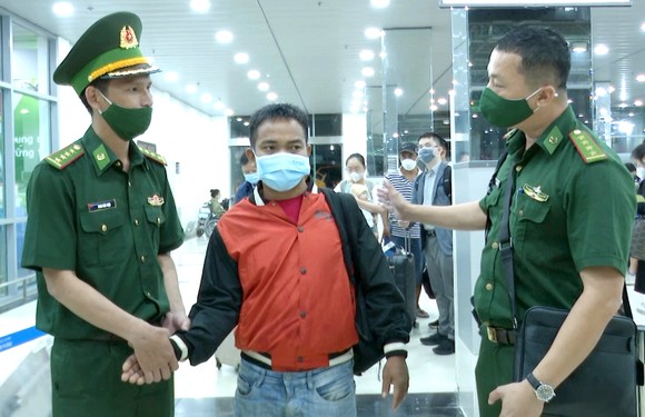 Giải cứu 2 người dân Gia Lai bị lừa sang Campuchia làm 'việc nhẹ, lương cao' ảnh 1