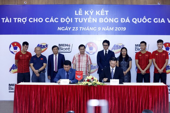 Các đội tuyển bóng đá quốc gia Việt Nam có thêm nhà tài trợ mới ảnh 1