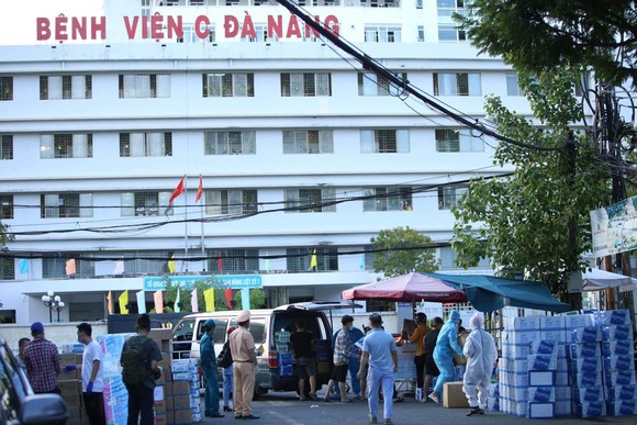 Đà Nẵng khẩn trương xây dựng Bệnh viện dã chiến tại Cung thể thao Tiên Sơn ảnh 1