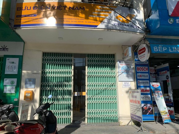 Một số chi nhánh bưu điện Việt Nam hạn chế mở cửa do thông báo mới vào tối ngày 16-5