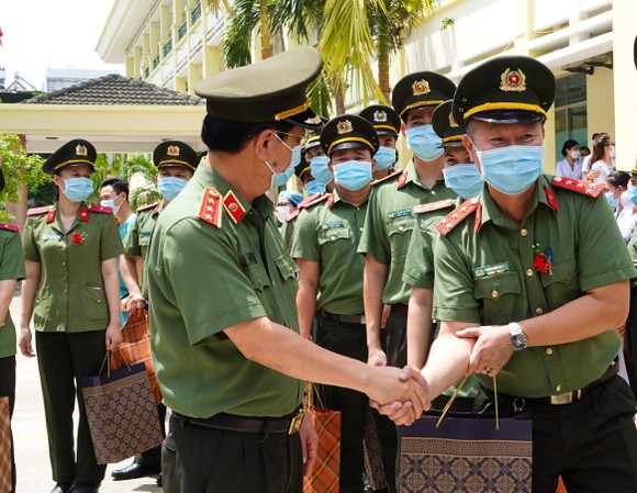 Đà Nẵng: Nhiều lực lượng chi viện các tỉnh phía Nam chống dịch Covid-19 ảnh 3