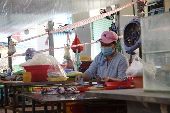 Đà Nẵng: Ngày đầu mở lại một số chợ truyền thống ảnh 9