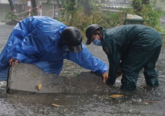  Đà Nẵng: Bão số 5 gây mưa lớn, gió giật và ngập úng nặng ảnh 11
