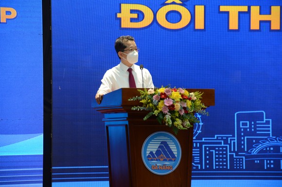 Ông Nguyễn Văn Quảng, Bí thư Thành ủy Đà Nẵng phát biểu bế mạc chiều 24-9