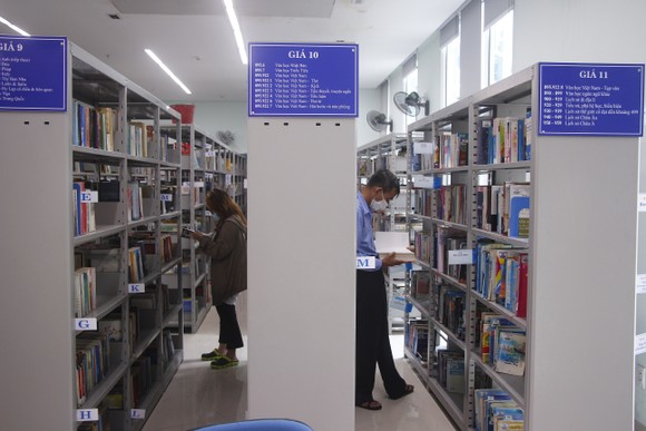 Thư viện Khoa học tổng hợp Đà Nẵng đang từng bước số hóa dữ liệu để phục vụ bạn đọc