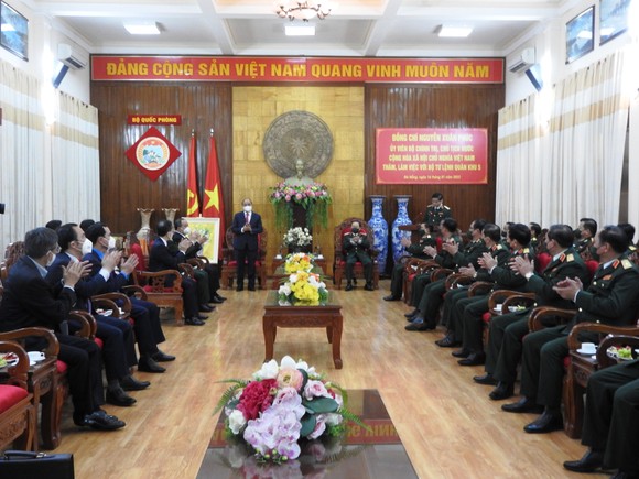 Chủ tịch nước Nguyễn Xuân Phúc thăm và làm việc với Bộ Tư lệnh Quân khu 5 ảnh 3
