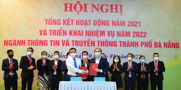Sở TT-TT TP Đà Nẵng ký hợp tác kết Chuyển đổi số với Trường Đại học CNTT – TT Việt Hàn