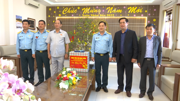 Phó Chủ tịch Quốc hội Trần Quang Phương thăm, chúc tết các lực lượng vũ trang TP Đà Nẵng ảnh 2