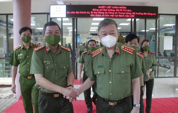 Đại tướng Tô Lâm: Nâng cao tinh thần phục vụ nhân dân, vì nhân dân phục vụ ảnh 4