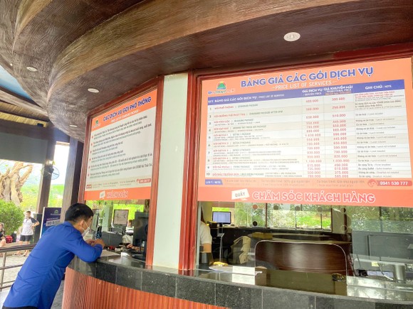 Khu du lịch Núi Thần Tài đón gần 1.000 du khách sau khi mở cửa trở lại ảnh 2