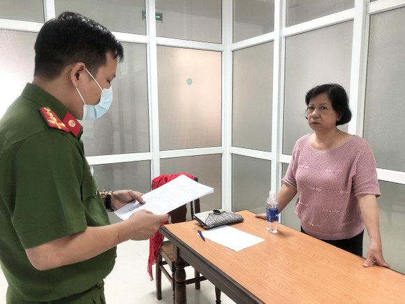 Cơ quan CSĐT - Công an Đà Nẵng đọc quyết định