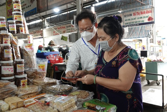 Đà Nẵng: Đảm bảo an toàn thực phẩm các chợ truyền thống trong mùa du lịch ảnh 4
