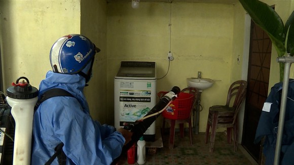 Đà Nẵng: Tập trung xử lý ổ dịch sốt xuất huyết có nguy cơ cao ảnh 2