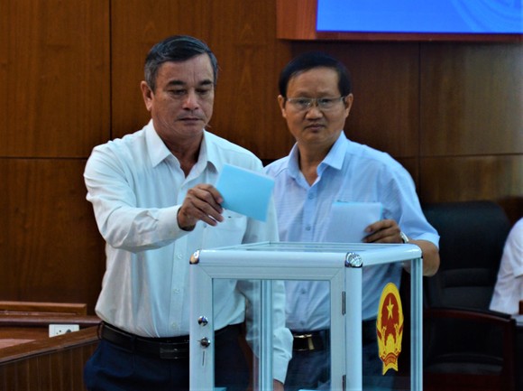 Bãi nhiệm tư cách đại biểu HĐND TP Đà Nẵng đối với ông Lê Minh Trung ảnh 1
