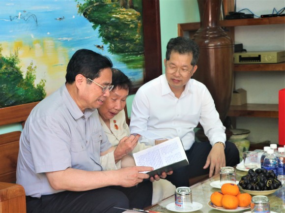 Thủ tướng khảo sát các dự án công nghệ thông tin, công nghệ cao tại Đà Nẵng ảnh 5