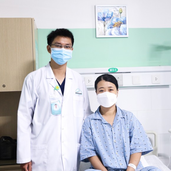 Một bệnh nhân bị xương cá đâm xuyên thủng ruột non ảnh 1