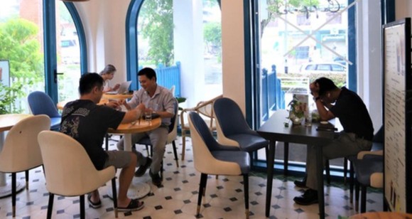 Miền Trung: Nhiều cơ sở lưu trú du lịch mở cửa đón người dân đến tránh bão miễn phí ảnh 6