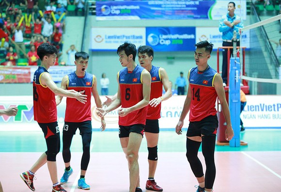 Đội tuyển bóng chuyền nam Việt Nam về đích ở vị trí thứ 3. Ảnh: THIÊN HOÀNG