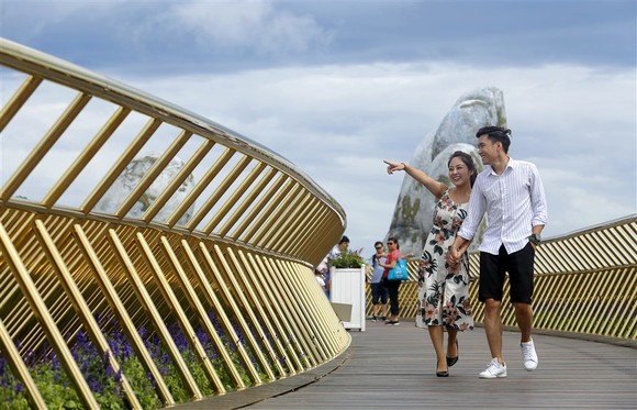 Cầu Vàng tại Bà Nà Hills được báo Anh bình chọn là kỳ quan mới của thế giới ảnh 4