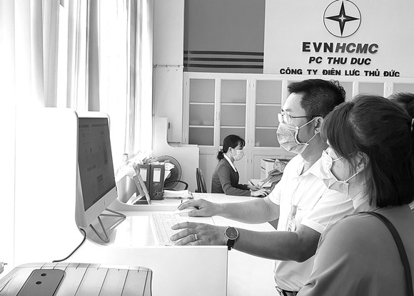 EVNHCMC cung cấp 100% dịch vụ điện 24/7 trực tuyến cấp độ 4 với 19 loại hình dịch vụ