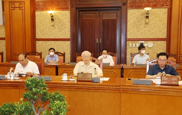 Tổng Bí thư Nguyễn Phú Trọng và các đồng chí Bộ Chính trị tại buổi họp.  Ảnh: ĐCSVN