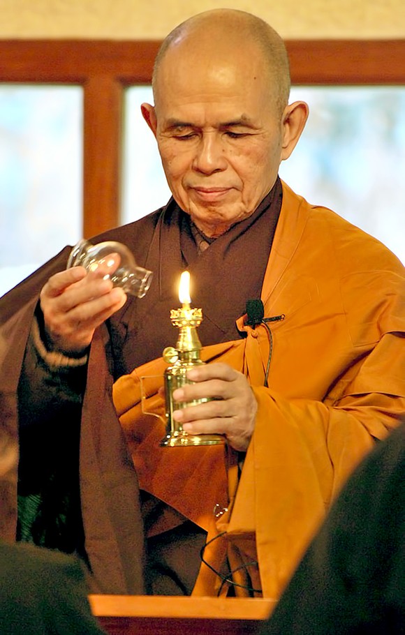 Thiền sư Thích Nhất Hạnh: Khởi xướng con đường Phật giáo dấn thân ảnh 1