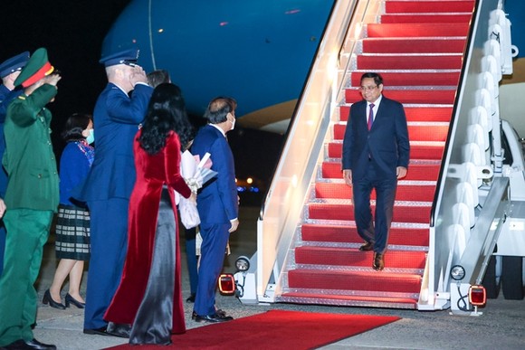 Thủ tướng Phạm Minh Chính tới Washington dự Hội nghị Cấp cao Đặc biệt ASEAN – Hoa Kỳ ảnh 1