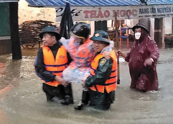 Mưa lũ qua đi, tình người ở lại ảnh 6