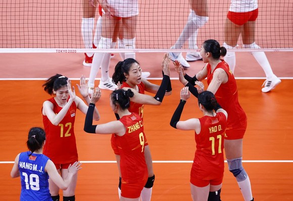 Đội tuyển bóng chuyền nữ Trung Quốc đã có màn chào sân không thành công