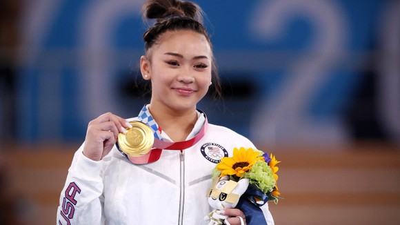 Sunisa Lee xuất sắc giành HCV nội dung toàn năng ở Olympic Tokyo 2020. Ảnh: GETTY IMAGES