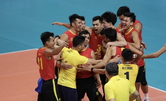 Bảng tổng sắp huy chương ngày 20-5: Mong chờ bóng chuyền nam tỏa sáng Vượt Thái Lan, đội tuyển bóng chuyền nam Việt Nam giành suất vào chung kết. Ảnh: DŨNG PHƯƠNG