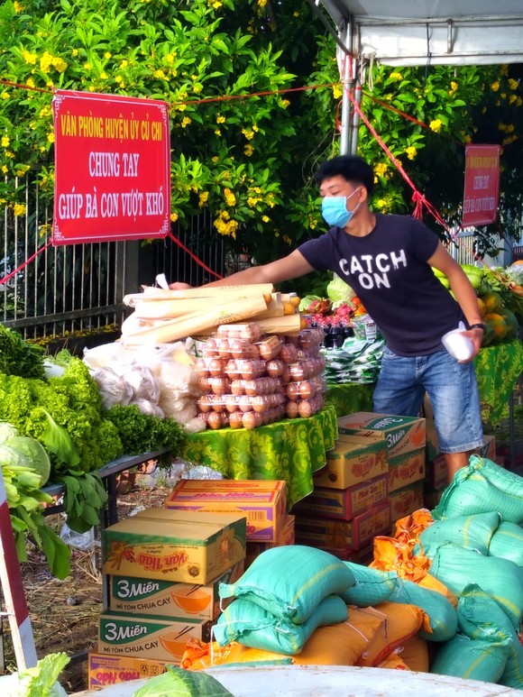 Tình người trong những gian hàng 0 đồng ảnh 1