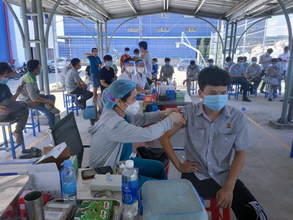 Bình Phước đẩy nhanh tiến độ tiêm vaccine phòng Covid-19 ảnh 1