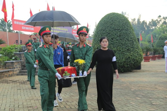 Quảng Trị, Bình Phước: Truy điệu và an táng hài cốt liệt sĩ ảnh 3