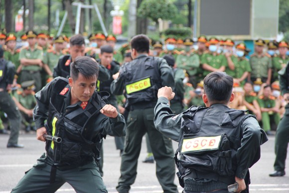 Bình Phước: Thành lập Trung đoàn Cảnh sát cơ động dự bị chiến đấu ảnh 5