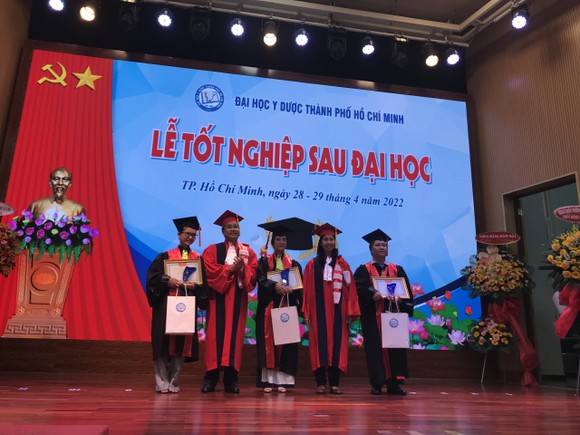 Trường Đại học Y Dược TPHCM: 1.784 học viên sau đại học tốt nghiệp ảnh 1