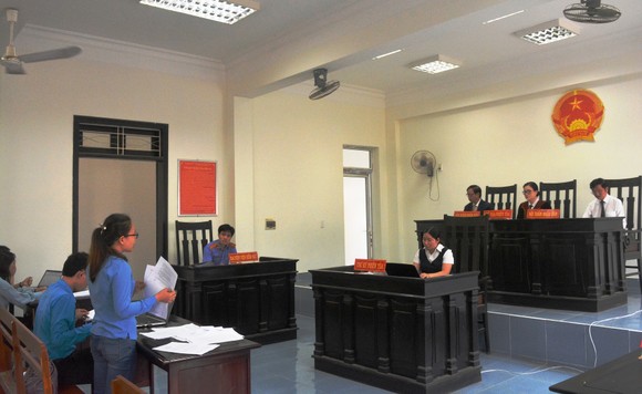 196 công nhân kiện công ty tiền nợ lương, bảo hiểm xã hội ảnh 1