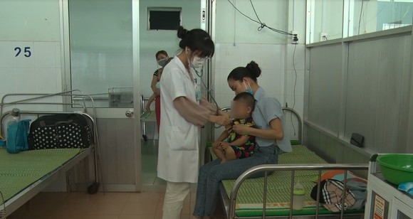 Bệnh tay chân miệng tại Quảng Nam tăng 7,5 lần so với năm ngoái ảnh 1