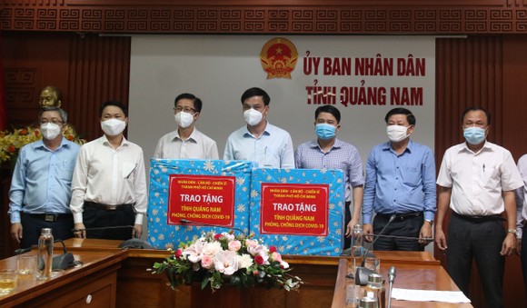 TPHCM cảm ơn sự hỗ trợ nghĩa tình của tỉnh Quảng Nam, Quảng Ngãi để thành phố vượt qua dịch Covid-19 ảnh 2