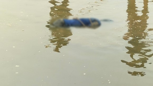 Quảng Nam: Phát hiện thi thể bị trói trôi trên sông ảnh 1