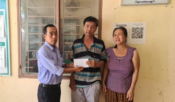 Báo SGGP trao tiền bạn đọc hỗ trợ trường hợp cháu Hầu Thị Thu Chi ảnh 1