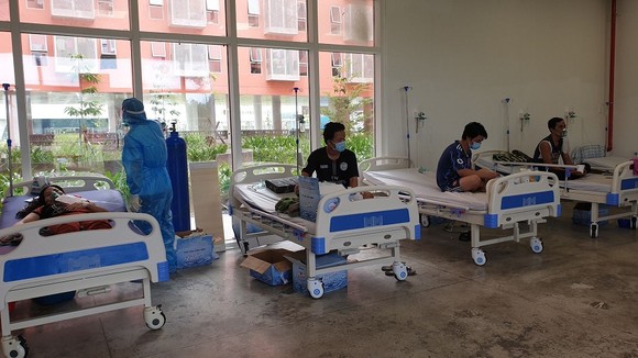 18 y bác sĩ tỉnh Quảng Trị tình nguyện ở lại hỗ trợ Bình Dương chống dịch ảnh 1