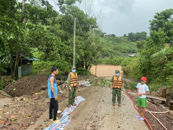 Quảng Trị mưa lớn khiến nhiều khu vực huyện miền núi bị chia cắt ảnh 3